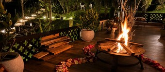 Spacious House + Private Suites | Nature, Garden, and Bonfire | Up to 15 Guests