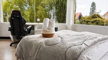 WiFi, bed sheets