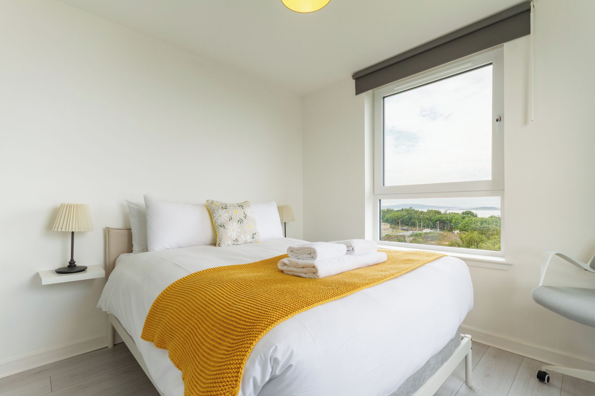 2 bedrooms, iron/ironing board, internet, bed sheets