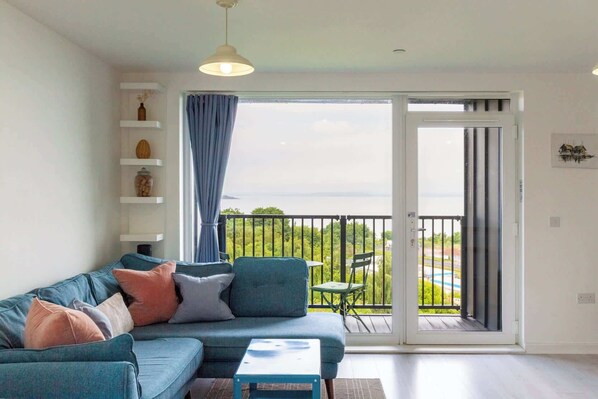 TV - Lovely Sea View 2BDR Flat in Edinburgh (Edinburgh)
