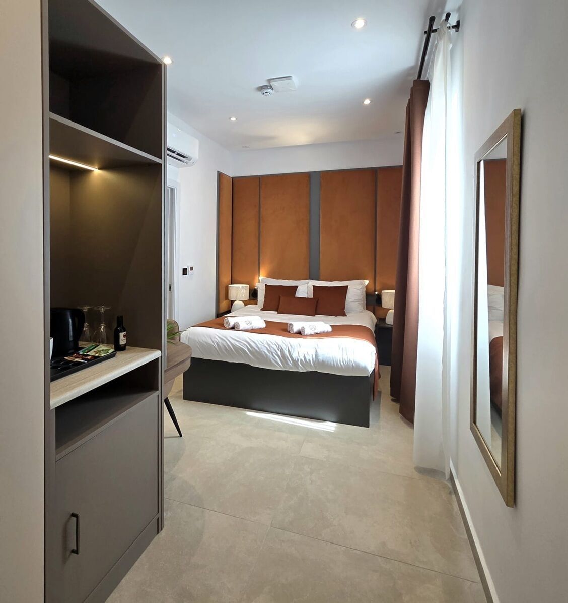 Deluxe Double Room, Courtyard View