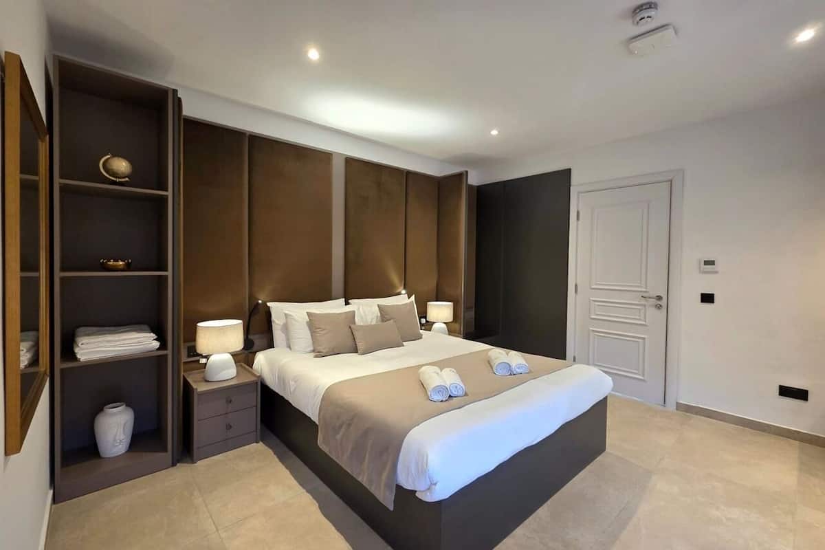 Habitación doble superior | Escritorio, espacio para trabajar con laptop y cortinas blackout