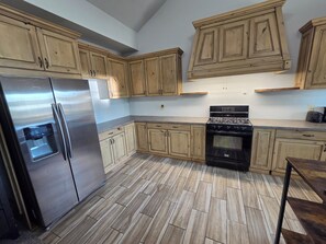 Private kitchen - Charming backyard apartment in Clearfield perfect for your next getaway (Clearfield)