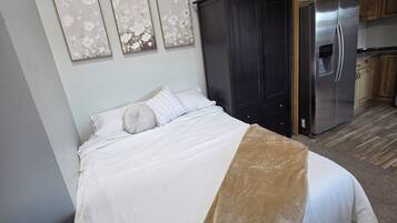 WiFi, bed sheets