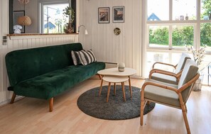 TV, DVD player - 3 bedroom awesome home in Rudkøbing (Rudkøbing)