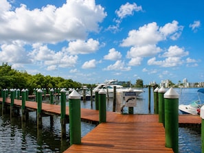 Marina - Marina View Condo Jacuzzi, Spa & Beach Nearby (Sunny Isles Beach)