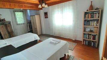 3 bedrooms, internet, bed sheets