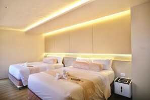 Superior Quadruple Room, Pool View | Spa - Khami House Resort (Panglao)