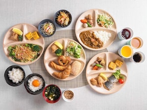 Café da manhã com buffet grátis todos os dias