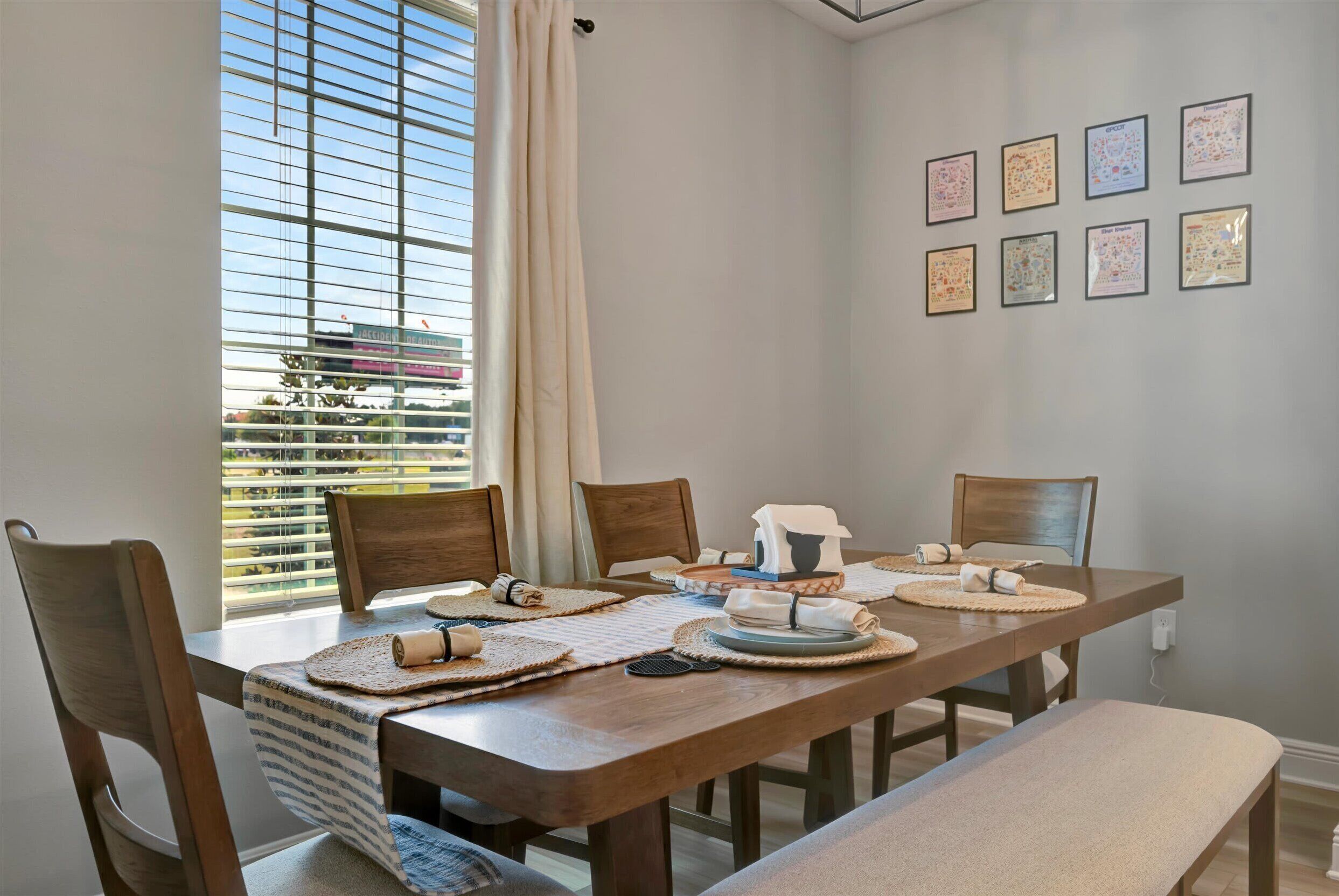 Luxury House, 4 Bedrooms | Dining