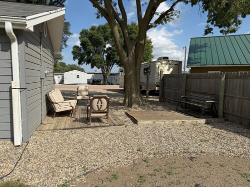 Country-themed 3 bedroom cabin near Lewis & Clark Lake at DJ's Resort
