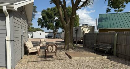Country-themed 3 bedroom cabin near Lewis & Clark Lake at DJ's Resort
