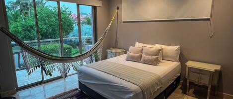 6 bedrooms, WiFi, bed sheets