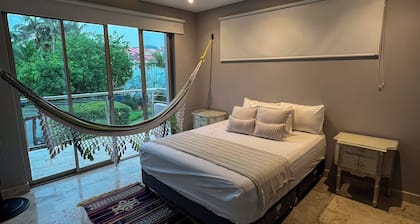 Beachfront Cabin - Pool - Hot Tub - Turkish Bath