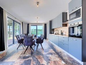 Kühlschrank, Mikrowelle, Ofen, Geschirrspüler