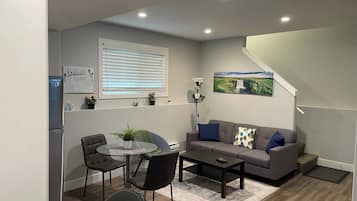 House, 2 Bedrooms | Living room