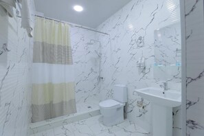 Hair dryer, towels, soap, shampoo - RESIDENT HOTEL (TASHKENT)