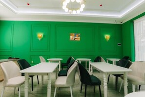 Dining - RESIDENT HOTEL (TASHKENT)