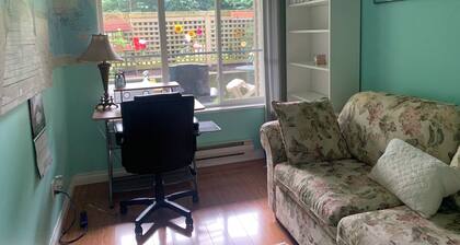 Superb 2-bedroom condo in Surrey perfect for relaxing getaways