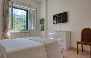 2 soverom, strykejern/-brett, reiseseng for barn og wi-fi (inkludert)