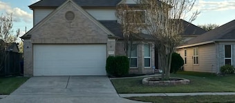 Cozy 4-bedroom house in lovely Houston with amenities