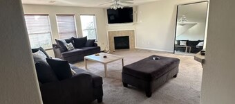 Cozy 4-bedroom house in lovely Houston with amenities