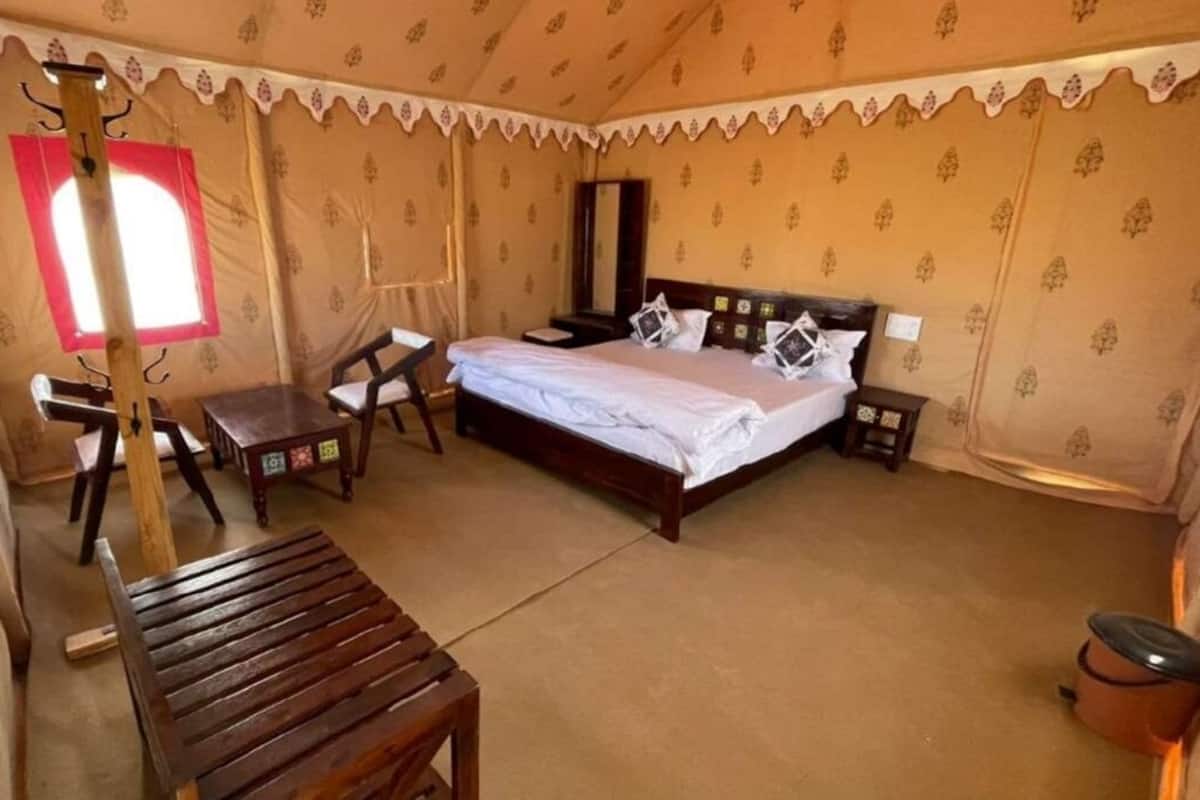 Deluxe Room | Desk, laptop workspace, free WiFi