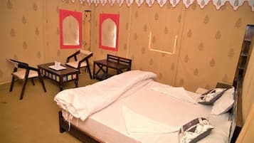 Deluxe Room | Desk, laptop workspace, free WiFi