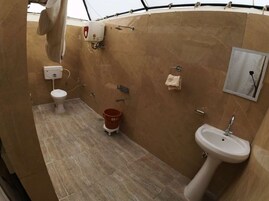 Ducha, artículos de tocador gratuitos, toallas, jabón