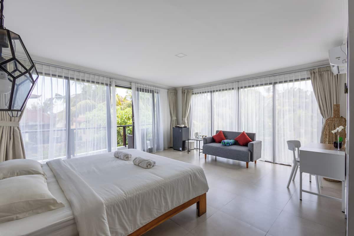 Deluxe Room, Garden View | WiFi (free), bed sheets