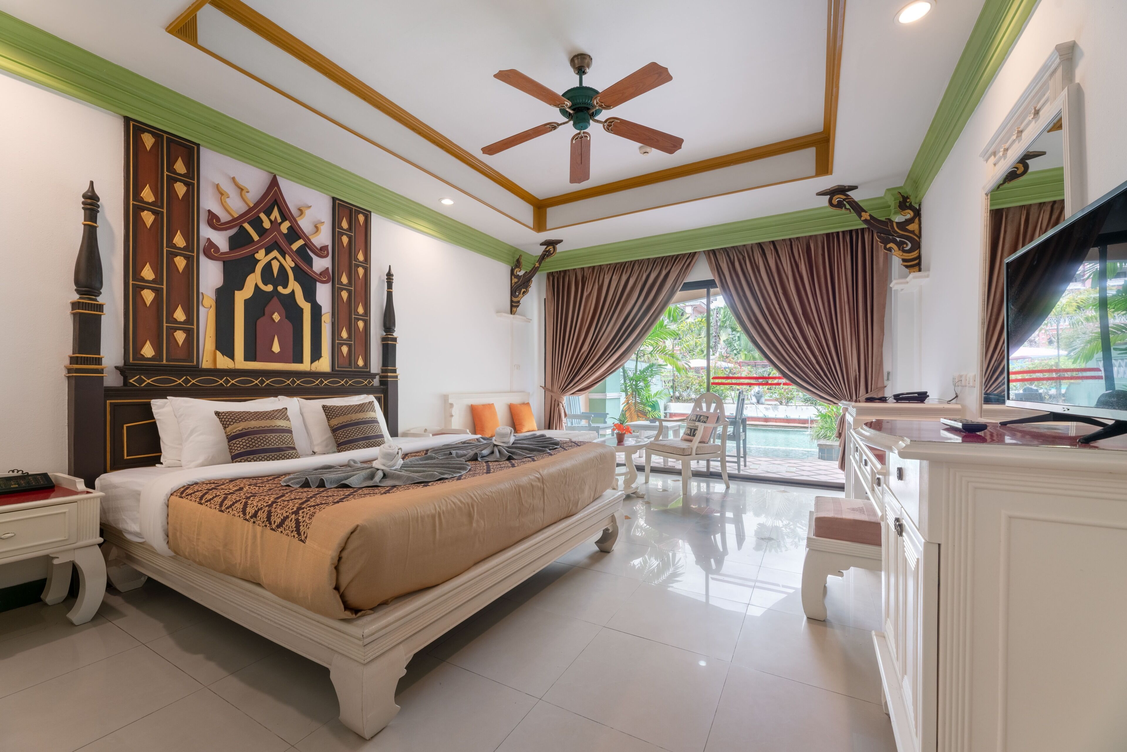 Suite, 1 Double Bed, Pool View | In-room safe, free WiFi, bed sheets