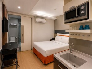 Comfort Double Room, City View | Bathroom | Shower, hair dryer, towels, toilet paper - Suk41 (Bangkok)
