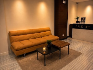 Unclassified image, 2 of 44, button - Suk41 (Bangkok)