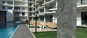 Nautilus Apartments 