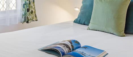 WiFi, bed sheets