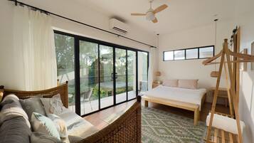 5 bedrooms, WiFi, bed sheets