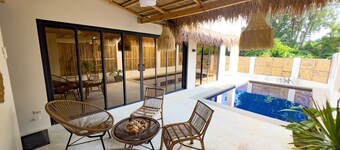 Modern 3-Story Luxury Villa 2-Min Walk to Beach & Private Gate