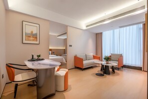 Executive-Suite, Stadtblick | Speisen