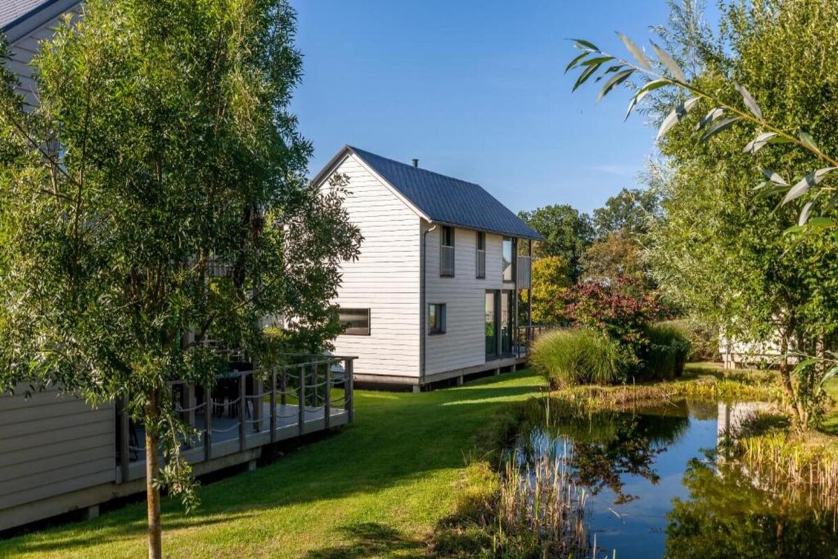 Classic Villa, 4 Bedrooms | Garden