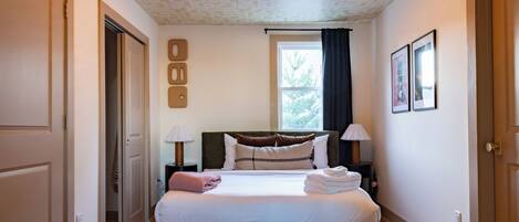 5 chambres, fer et planche à repasser, Wi-Fi, draps fournis