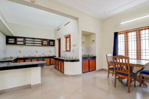 House | Tempat makan