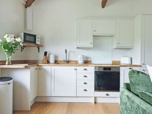Dishwasher - 3 bedroom accommodation in Barnstaple (Barnstaple)