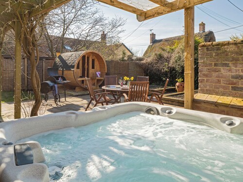Lavender Cottage - UKC9687
