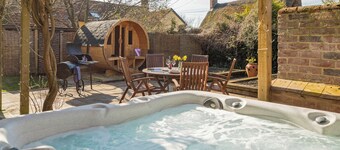 Lavender Cottage - UKC9687