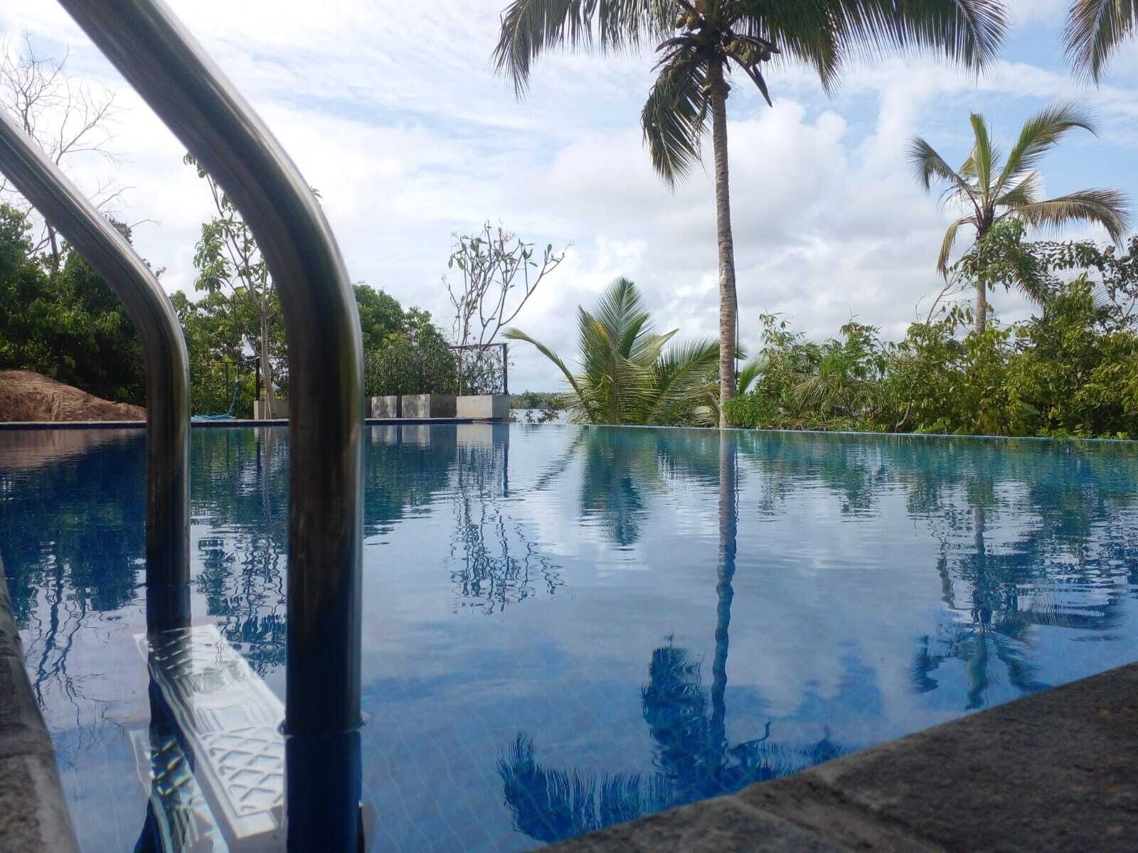 15 outdoor pools