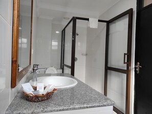 Shower, slippers, towels, soap - New Rise Garden Syokimau (Nanyuki)