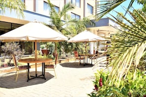 Outdoor dining - New Rise Garden Syokimau (Nanyuki)