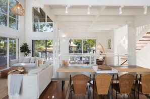 Interior - Maisie's by Holiday Management Co. (Bega Valley)