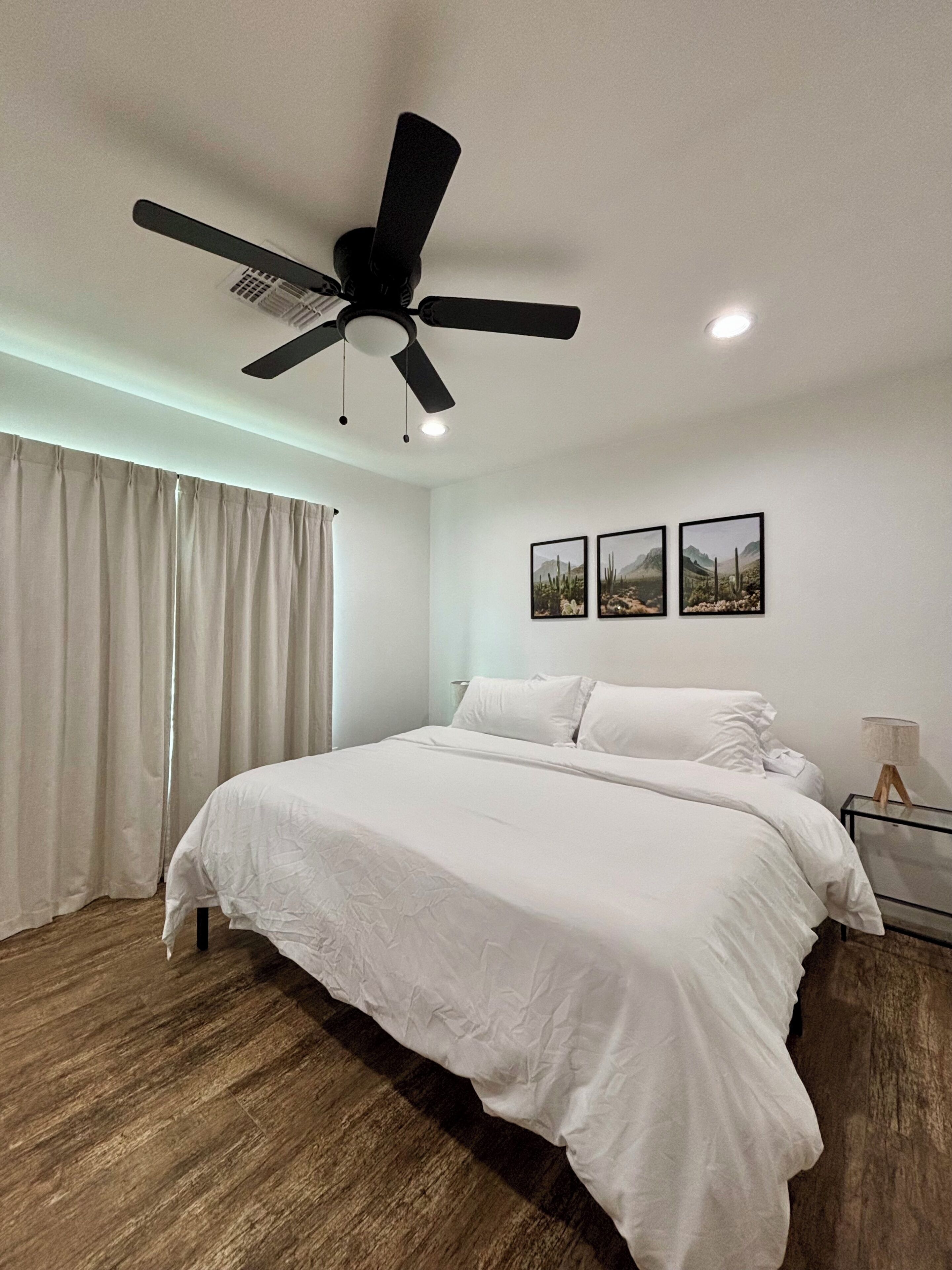 4 bedrooms, iron/ironing board, WiFi, bed sheets
