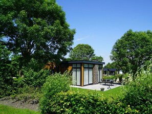 Exterior - Holiday Home in Warmond With Terrace (Warmond)